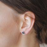 עגילים צמודים שחורים - לואי