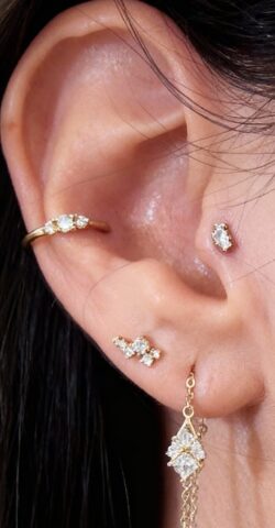 create a fashion jewelry campaign image in the style of a zara catalog minimal modern elegant and slizxnkq6oxao8a06g2v 8 Copy