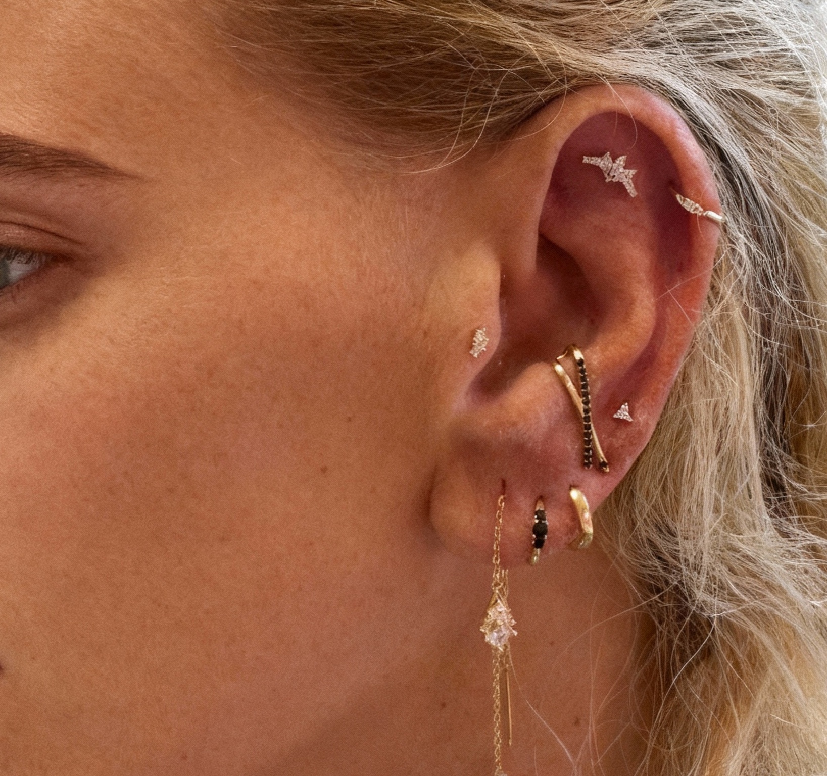 create a high end jewelry campaign image in the style of a zara catalog minimal elegant and sophis k5ozh9g6gm8qvdkksp19 0 Copy Copy