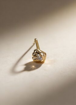 transform the original image into a high end professional jewelry product photograph keep the exact gft4ducij7moak0qv3is 0